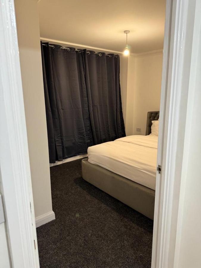 Luxury Apartments Dagenham Exterior photo
