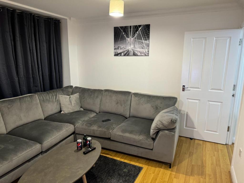 Luxury Apartments Dagenham Exterior photo